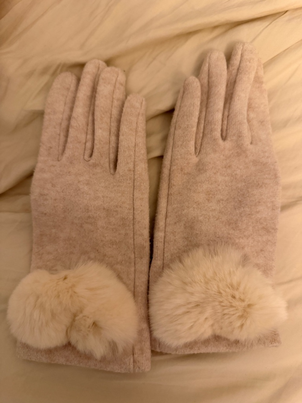 Women’s Beige Faux-Fur Pom Gloves
